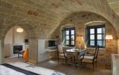 Туры в отель Moni Emvasis Luxury Suites Туры в отель Moni Emvasis Luxury Suites