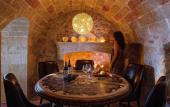 Туры в отель Moni Emvasis Luxury Suites Туры в отель Moni Emvasis Luxury Suites