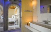 Туры в отель Moni Emvasis Luxury Suites Туры в отель Moni Emvasis Luxury Suites