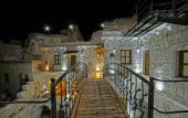 Туры в отель Risus Cave Suites Туры в отель Risus Cave Suites