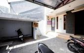Туры в отель Super OYO 91535 J&b Rooms Tomang Туры в отель Super OYO 91535 J&b Rooms Tomang