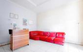 Туры в отель Super OYO 91535 J&b Rooms Tomang Туры в отель Super OYO 91535 J&b Rooms Tomang