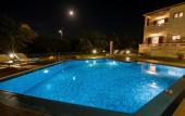 Туры в отель Exclusive Crete Villa Villa Alexia 4 Bedrooms Large Lawned Gardens Chania Туры в отель Exclusive Crete Villa Villa Alexia 4 Bedrooms Large Lawned Gardens Chania