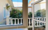 Туры в отель Solnechnaya Studiya So Svoim Dvorikom Apartments Туры в отель Solnechnaya Studiya So Svoim Dvorikom Apartments
