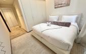 Туры в отель Vserve Modern Oasis: Canal & Burj Views Apartments Туры в отель Vserve Modern Oasis: Canal & Burj Views Apartments