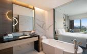 Туры в отель Crowne Plaza Foshan Nanhai By IHG - Free Shuttle Bus to Canton Fair Туры в отель Crowne Plaza Foshan Nanhai By IHG - Free Shuttle Bus to Canton Fair
