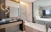 Туры в отель Crowne Plaza Foshan Nanhai By IHG - Free Shuttle Bus to Canton Fair Туры в отель Crowne Plaza Foshan Nanhai By IHG - Free Shuttle Bus to Canton Fair