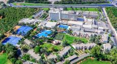 Radisson Blu Hotel & Resort Al Ain 4*