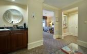 Туры в отель The Pfister Hotel Туры в отель The Pfister Hotel