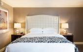 Туры в отель The Pfister Hotel Туры в отель The Pfister Hotel
