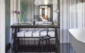 Туры в отель The Watergate Hotel Туры в отель The Watergate Hotel