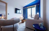 Туры в отель Iconic Suites Туры в отель Iconic Suites