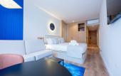 Туры в отель Iconic Suites Туры в отель Iconic Suites