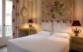 Туры в отель Hotel de l'Avre Туры в отель Hotel de l'Avre