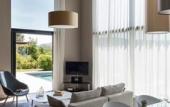 Туры в отель Les Lodges Sainte-Victoire Hotel & Spa Туры в отель Les Lodges Sainte-Victoire Hotel & Spa