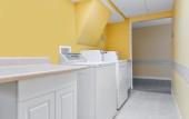Туры в отель Inn on Storrs Туры в отель Inn on Storrs