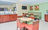 Туры в отель Inn on Storrs Туры в отель Inn on Storrs