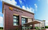 Туры в отель La Quinta Inn & Suites by Wyndham Orlando - IDrive Theme Parks Туры в отель La Quinta Inn & Suites by Wyndham Orlando - IDrive Theme Parks