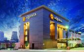 Туры в отель La Quinta Inn & Suites by Wyndham Orlando - IDrive Theme Parks Туры в отель La Quinta Inn & Suites by Wyndham Orlando - IDrive Theme Parks