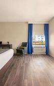 Туры в отель La Quinta Inn & Suites by Wyndham Orlando - IDrive Theme Parks Туры в отель La Quinta Inn & Suites by Wyndham Orlando - IDrive Theme Parks