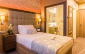 Туры в отель Admiral Hotel Туры в отель Admiral Hotel