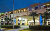 Туры в отель Holiday Inn Express & Suites Miami - Hialeah by IHG Туры в отель Holiday Inn Express & Suites Miami - Hialeah by IHG