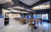 Туры в отель Vienna Hotel (Newly Renovated 2025) Туры в отель Vienna Hotel (Newly Renovated 2025)