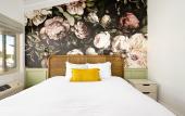 Туры в отель Fleur Noire Hotel - 21 and Over Туры в отель Fleur Noire Hotel - 21 and Over