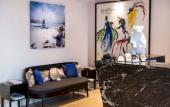 Туры в отель Hotel de Silhouette Туры в отель Hotel de Silhouette