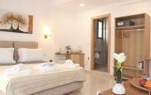 Туры в отель Deluxe Suites Туры в отель Deluxe Suites