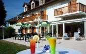 Туры в отель Hotel Restaurant Les Bergeronnettes Туры в отель Hotel Restaurant Les Bergeronnettes