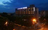 Туры в отель Lavande Hotel (Guangzhou Baoneng Performing Arts Center Kaichuang Avenue Store) Туры в отель Lavande Hotel (Guangzhou Baoneng Performing Arts Center Kaichuang Avenue Store)