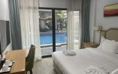 Туры в отель East Holiday Hotel Туры в отель East Holiday Hotel