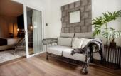 Туры в отель The Bourke Hotel Туры в отель The Bourke Hotel