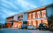 Туры в отель The Maximilian Hotel Туры в отель The Maximilian Hotel