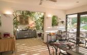 Туры в отель Hotel de Charme L'Amandiere Туры в отель Hotel de Charme L'Amandiere