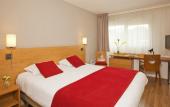 Туры в отель Sejours & Affaires Poitiers Lamartine Туры в отель Sejours & Affaires Poitiers Lamartine