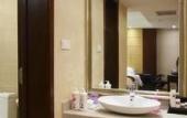 Туры в отель Rongcheng Celebrity Hotel (Rongcheng High Speed Rail Station Shop) Туры в отель Rongcheng Celebrity Hotel (Rongcheng High Speed Rail Station Shop)
