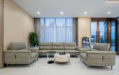 Туры в отель Rongcheng Rezen Manhu Hotel (Rongcheng Station) Туры в отель Rongcheng Rezen Manhu Hotel (Rongcheng Station)