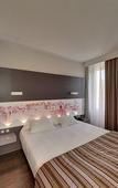 Туры в отель Hotel de La Cloche Туры в отель Hotel de La Cloche