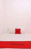 Туры в отель RedDoorz near Terminal Tirtonadi Туры в отель RedDoorz near Terminal Tirtonadi