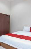 Туры в отель RedDoorz near Hartono Mall 3 Туры в отель RedDoorz near Hartono Mall 3