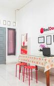 Туры в отель RedDoorz Syariah near Grand Galaxy Park Туры в отель RedDoorz Syariah near Grand Galaxy Park