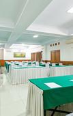 Туры в отель RedDoorz Plus near Alun Alun Karanganyar Туры в отель RedDoorz Plus near Alun Alun Karanganyar