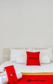 Туры в отель RedDoorz @ Plemburan Jakal 2 Туры в отель RedDoorz @ Plemburan Jakal 2