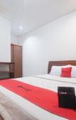 Туры в отель RedDoorz Plus near Green Pramuka Square Mall Туры в отель RedDoorz Plus near Green Pramuka Square Mall