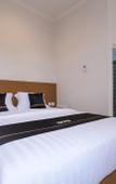 Туры в отель Super OYO Collection O 90023 Damar Kusumo Guest House Туры в отель Super OYO Collection O 90023 Damar Kusumo Guest House