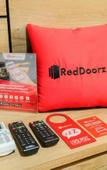 Туры в отель RedDoorz Near Trans Studio Mall Cibubur 3 Туры в отель RedDoorz Near Trans Studio Mall Cibubur 3