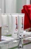 Туры в отель RedDoorz @ Ruko ITC Roxy Mas Туры в отель RedDoorz @ Ruko ITC Roxy Mas