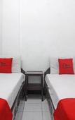 Туры в отель RedDoorz Plus @ Taman Siswa 3 Туры в отель RedDoorz Plus @ Taman Siswa 3